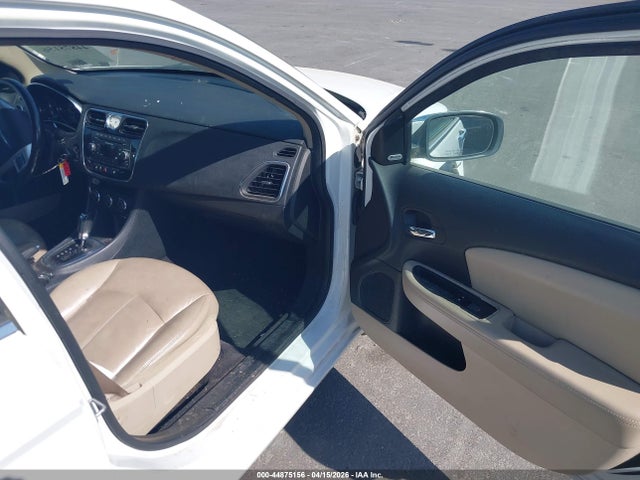 2013 CHRYSLER 200 1C3CCBCG8DN559060 Photo 4