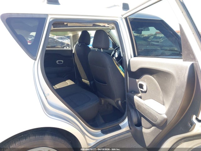 44875177 :رقم المزاد ، KNDJP3A52J7527946 vin ، 2018 Kia Soul + مزاد بيع