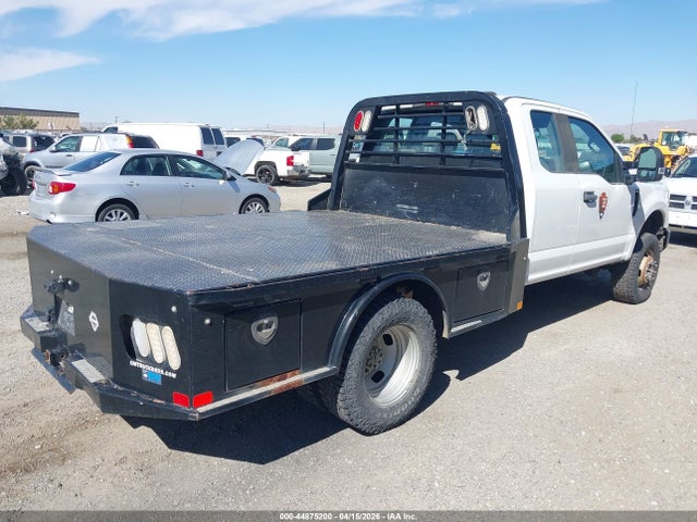 Ford F-350 Chassis Xl 2020 1FD8X3H60LEC64170 Image 4