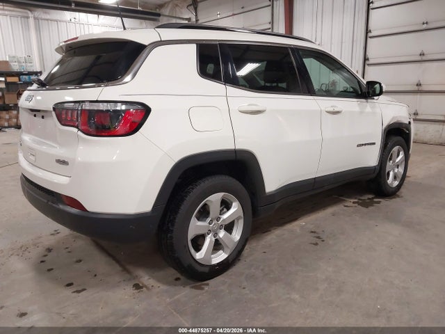 2018 Jeep Compass Latitude 4x4 მანქანა იყიდება აუქციონზე, vin: 3C4NJDBBXJT313828, აუქციონის ნომერი: 44875257