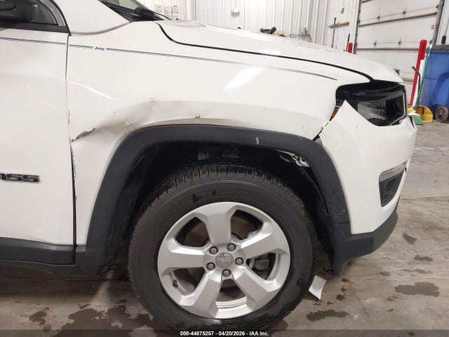 2018 Jeep Compass Latitude 4x4 მანქანა იყიდება აუქციონზე, vin: 3C4NJDBBXJT313828, აუქციონის ნომერი: 44875257
