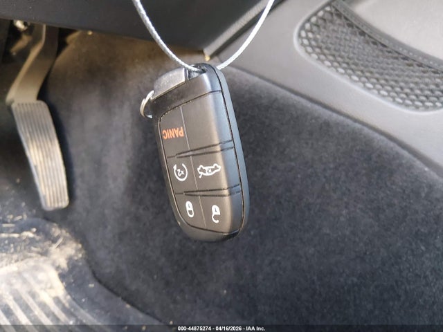 Продажа на аукционе авто 2015 Dodge Challenger Sxt, vin: 2C3CDZAGXFH702403, номер лота: 44875274