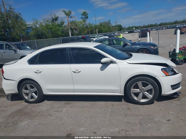 2015 Volkswagen Passat 1.8t Se მანქანა იყიდება აუქციონზე, vin: 1VWBT7A33FC070307, აუქციონის ნომერი: 44875340