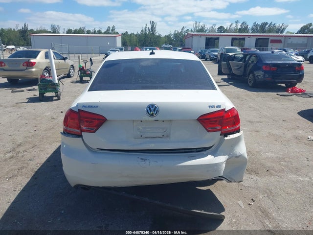 2015 Volkswagen Passat 1.8t Se მანქანა იყიდება აუქციონზე, vin: 1VWBT7A33FC070307, აუქციონის ნომერი: 44875340
