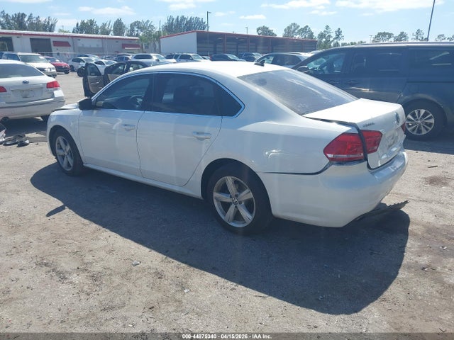 2015 Volkswagen Passat 1.8t Se მანქანა იყიდება აუქციონზე, vin: 1VWBT7A33FC070307, აუქციონის ნომერი: 44875340