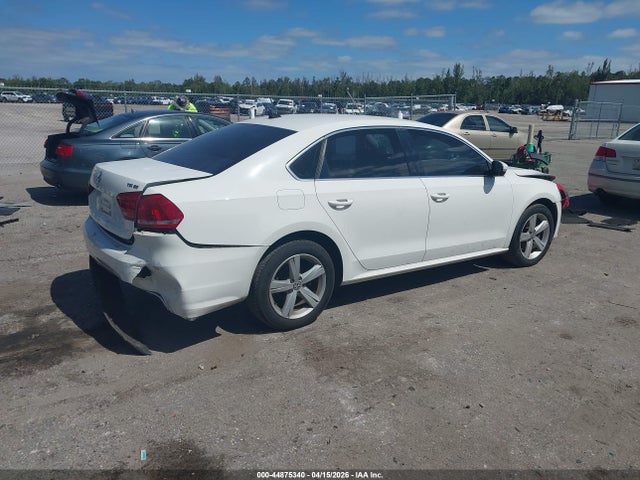 2015 Volkswagen Passat 1.8t Se მანქანა იყიდება აუქციონზე, vin: 1VWBT7A33FC070307, აუქციონის ნომერი: 44875340