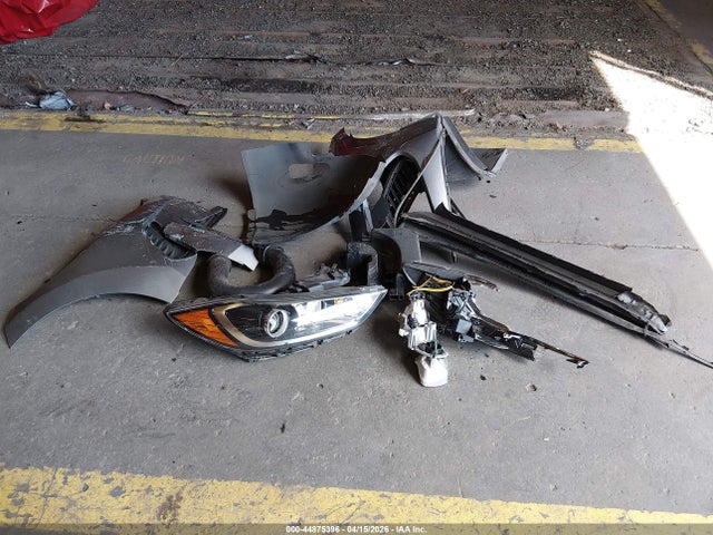 KMHD74LF7HU315169 Hyundai ELANTRA SE