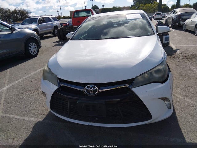 4T1BF1FK2GU117860 Toyota CAMRY SE