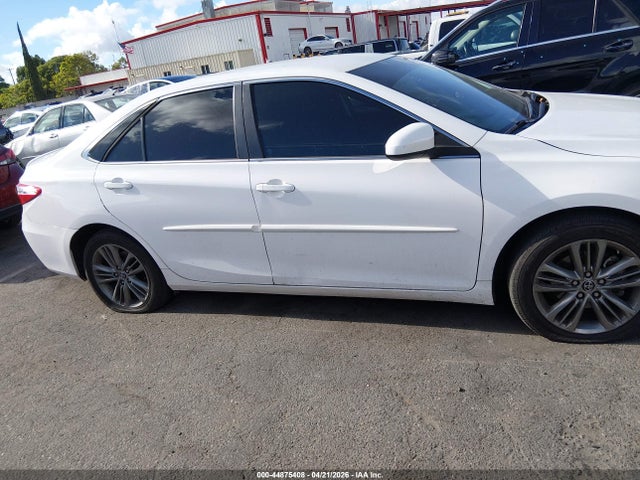 4T1BF1FK2GU117860 Toyota CAMRY SE