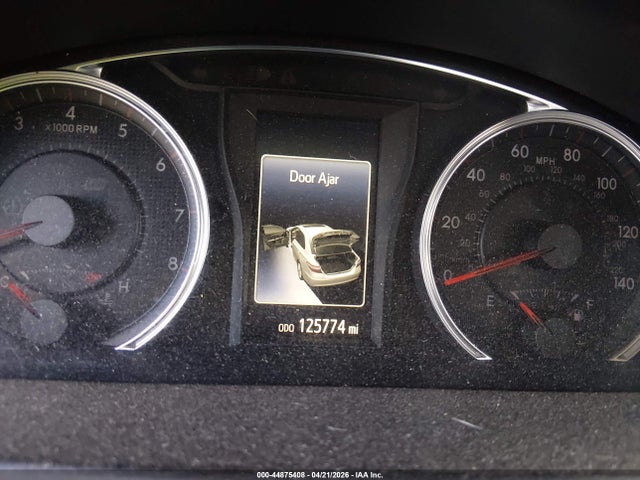 4T1BF1FK2GU117860 Toyota CAMRY SE