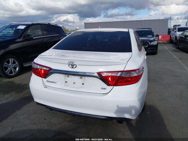 4T1BF1FK2GU117860 Toyota CAMRY SE