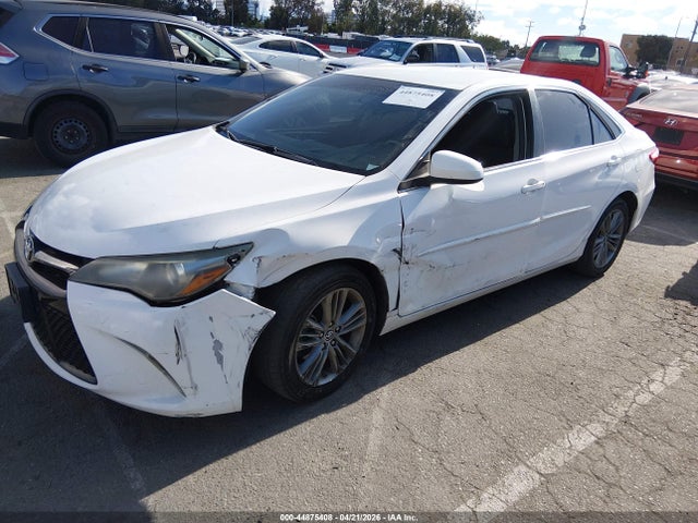 4T1BF1FK2GU117860 Toyota CAMRY SE