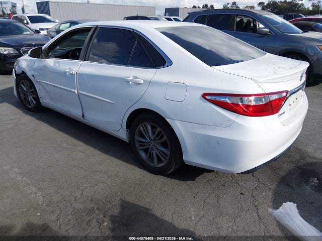 4T1BF1FK2GU117860 Toyota CAMRY SE