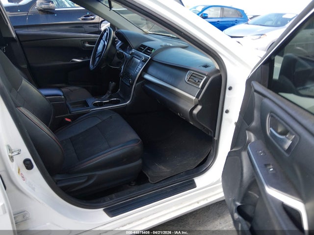4T1BF1FK2GU117860 Toyota CAMRY SE
