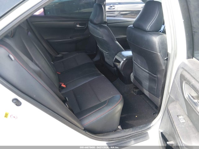 4T1BF1FK2GU117860 Toyota CAMRY SE