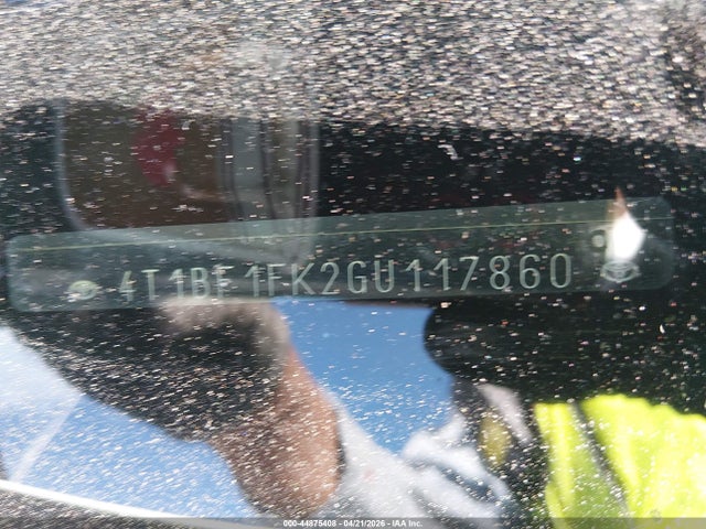 4T1BF1FK2GU117860 Toyota CAMRY SE