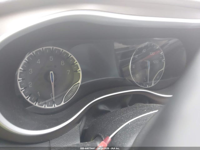 44875441 :رقم المزاد ، 2C4RC1EG5HR752840 vin ، 2017 Chrysler Pacifica Touring-l Plus مزاد بيع