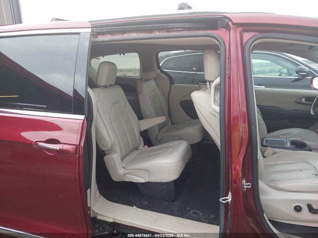 44875441 :رقم المزاد ، 2C4RC1EG5HR752840 vin ، 2017 Chrysler Pacifica Touring-l Plus مزاد بيع