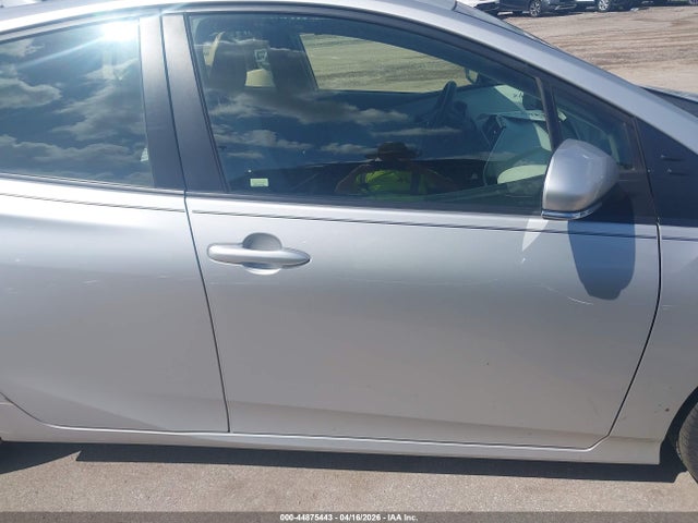 JTDKBRFU9G3500572 Toyota Prius Two