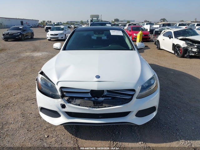 55SWF4JB5GU156464 Mercedes-Benz C 300 Luxury