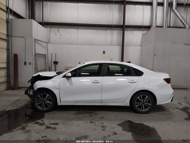 3KPF24AD4NE456241 KIA Forte Lxs