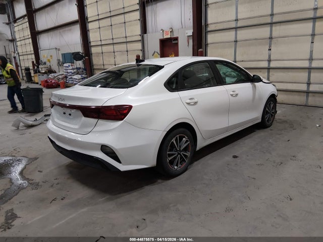 3KPF24AD4NE456241 KIA Forte Lxs