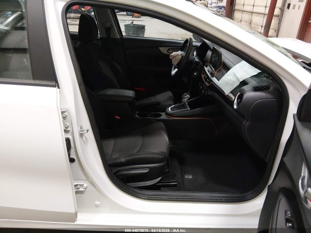 3KPF24AD4NE456241 KIA Forte Lxs