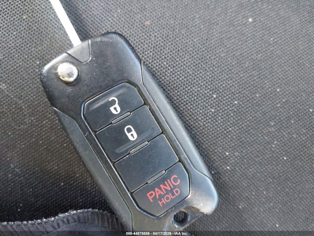 Продажа на аукционе авто 2015 Jeep Renegade Latitude, vin: ZACCJBBT6FPB39128, номер лота: 44875586