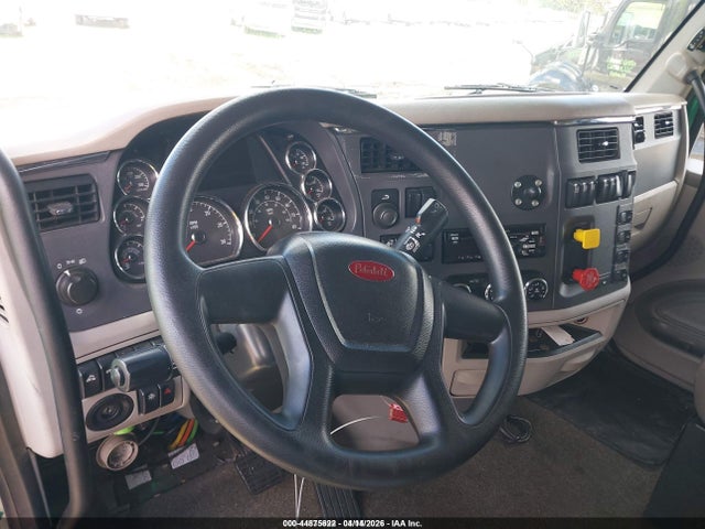 Продажа на аукционе авто 2019 Peterbilt 579, vin: 1XPBDP9XXKD272457, номер лота: 44875622