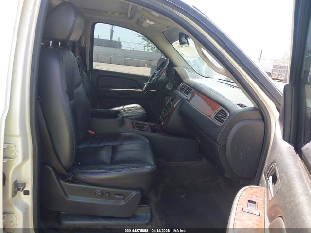 44875858 :رقم المزاد ، 1GNFC13J78R237224 vin ، 2008 Chevrolet Tahoe Ltz مزاد بيع