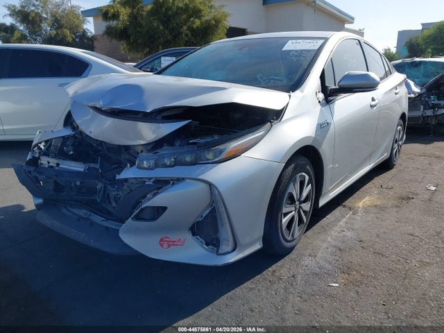 Toyota Prius Prime Premium 2017 JTDKARFP6H3038292 Image 2
