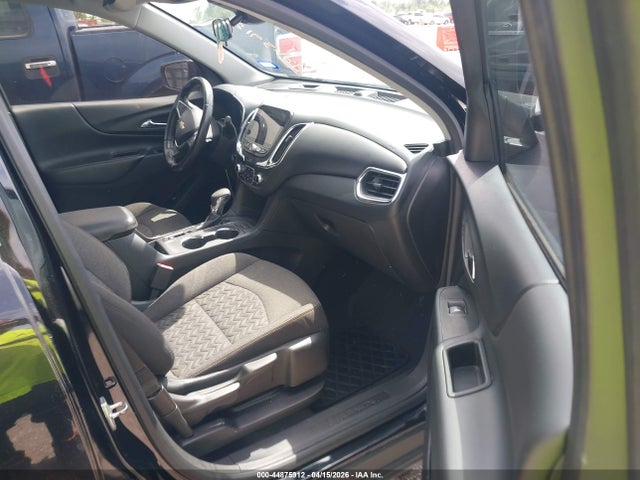 44875912 :رقم المزاد ، 3GNAXKEV4NL242307 vin ، 2022 Chevrolet Equinox Fwd Lt مزاد بيع