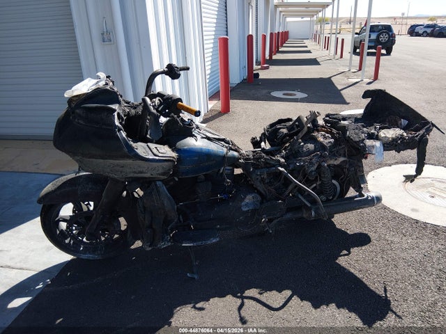 Harley-Davidson FLTRK 2022 1HD1KZF27NB612864 Image 2
