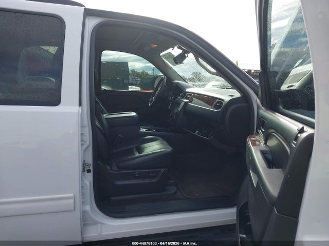 Продажа на аукционе авто 2013 Chevrolet Tahoe Lt, vin: 1GNSKBE01DR243722, номер лота: 44876103