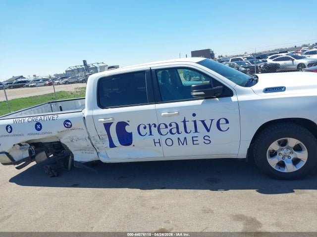 1C6RRFMG3LN274010 RAM 1500 Big Horn 4x4 6&#039;4 Box