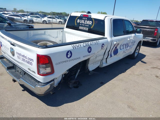 1C6RRFMG3LN274010 RAM 1500 Big Horn 4x4 6&#039;4 Box