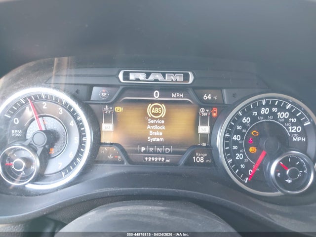 1C6RRFMG3LN274010 RAM 1500 Big Horn 4x4 6&#039;4 Box