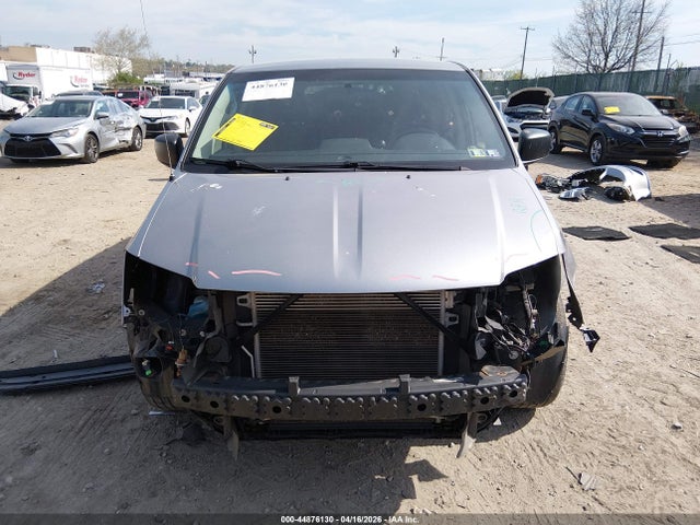 44876130 :رقم المزاد ، 2C4RDGBG0HR647319 vin ، 2017 Dodge Grand Caravan Se مزاد بيع