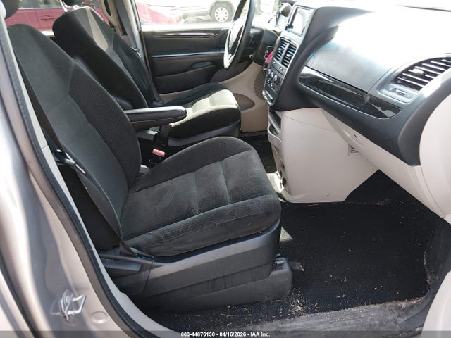 44876130 :رقم المزاد ، 2C4RDGBG0HR647319 vin ، 2017 Dodge Grand Caravan Se مزاد بيع