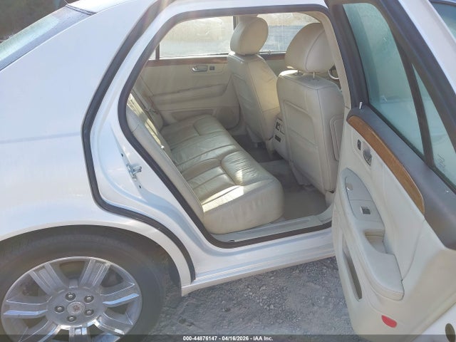 44876147 :رقم المزاد ، 1G6KP5ES0BU142178 vin ، 2011 Cadillac Dts Platinum Collection مزاد بيع