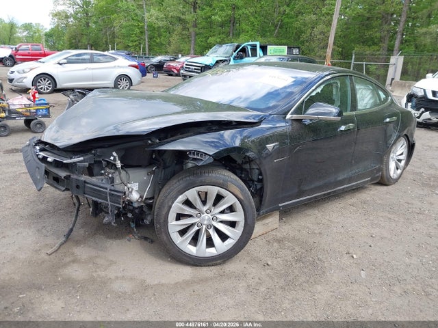 44876161 :رقم المزاد ، 5YJSA1E23JF295149 vin ، 2018 Tesla Model S 100d/75d/p100d مزاد بيع