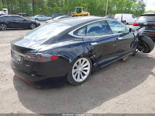 44876161 :رقم المزاد ، 5YJSA1E23JF295149 vin ، 2018 Tesla Model S 100d/75d/p100d مزاد بيع