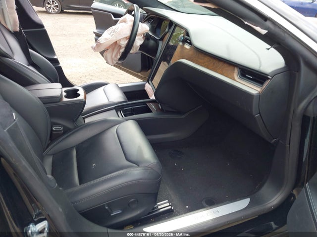 44876161 :رقم المزاد ، 5YJSA1E23JF295149 vin ، 2018 Tesla Model S 100d/75d/p100d مزاد بيع