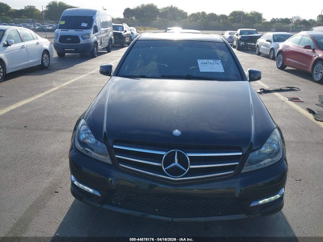 44876176 :رقم المزاد ، WDDGF4HB9EA950004 vin ، 2014 Mercedes-benz C 250 Sport مزاد بيع