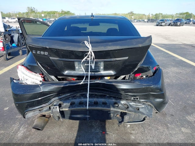 44876176 :رقم المزاد ، WDDGF4HB9EA950004 vin ، 2014 Mercedes-benz C 250 Sport مزاد بيع