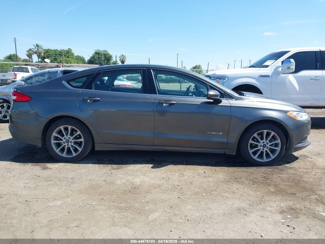 3FA6P0LU0HR356258 Ford Fusion Hybrid Se