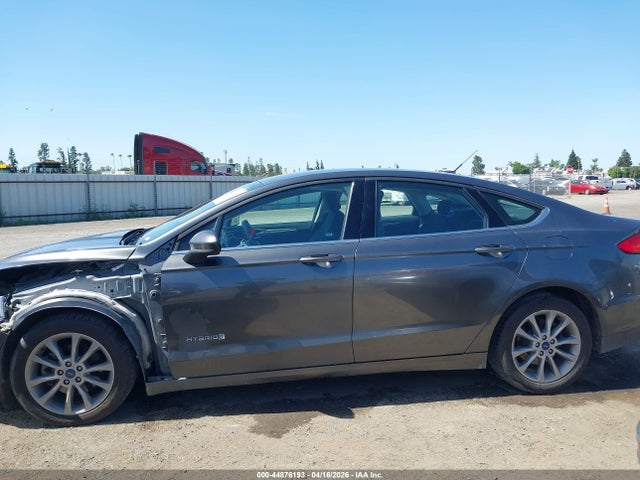 3FA6P0LU0HR356258 Ford Fusion Hybrid Se