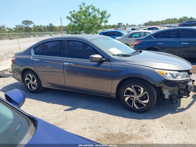 Продажа на аукционе авто 2017 Honda Accord Lx, vin: 1HGCR2F3XHA295695, номер лота: 44876228