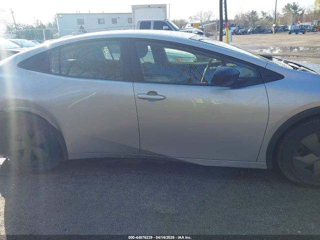 Продажа на аукционе авто 2024 Toyota Prius Le, vin: JTDACAAU3R3020547, номер лота: 44876239