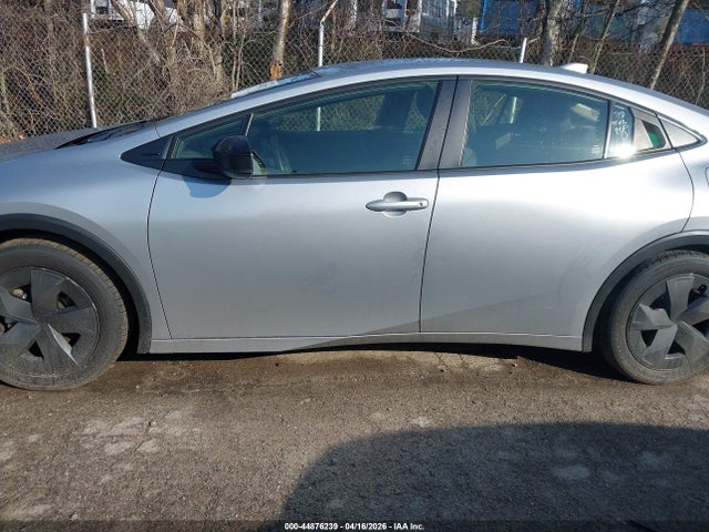 Продажа на аукционе авто 2024 Toyota Prius Le, vin: JTDACAAU3R3020547, номер лота: 44876239